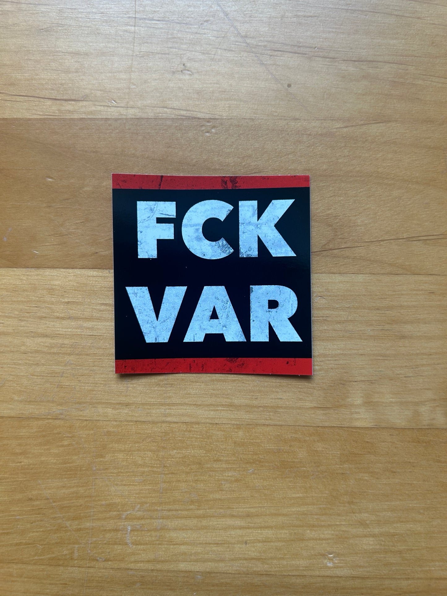 100 mal Motiv „FCK VAR“